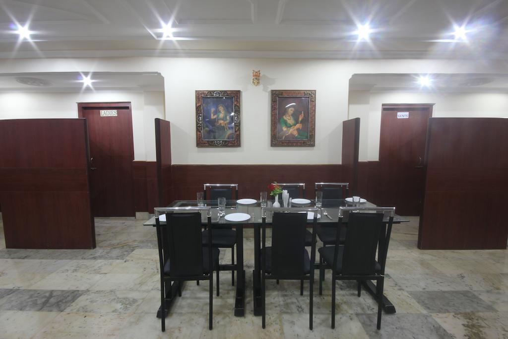 Urmee Hotel Bhubaneswar Ngoại thất bức ảnh